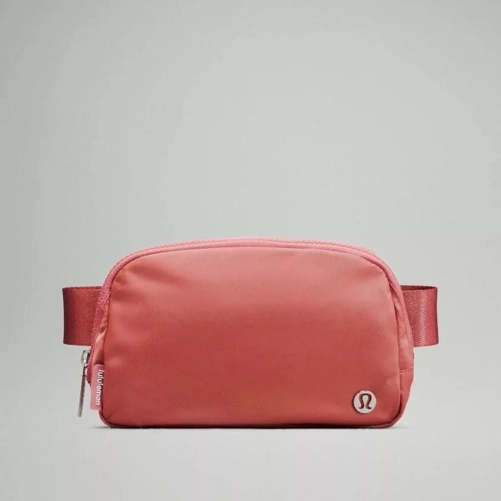 🍋Lululemon Everywhere Belt Bag BRRO Brier Rose NWT - Picture 1 of 6
